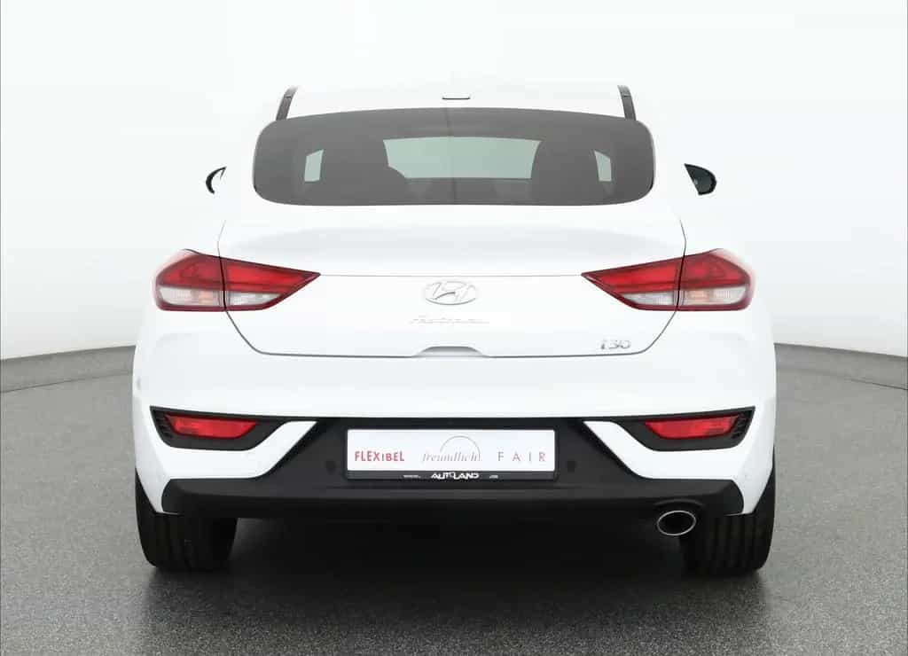 Hyundai i30 Fastback 1.5 T-GDI Aut. LED Navi Sitzheizung 03/2021-photo-3