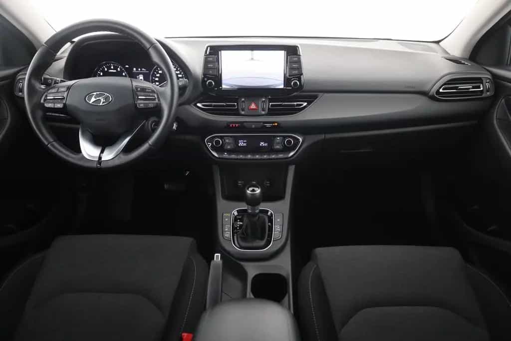 Hyundai i30 Fastback 1.5 T-GDI Aut. LED Navi Sitzheizung 03/2021-photo-8