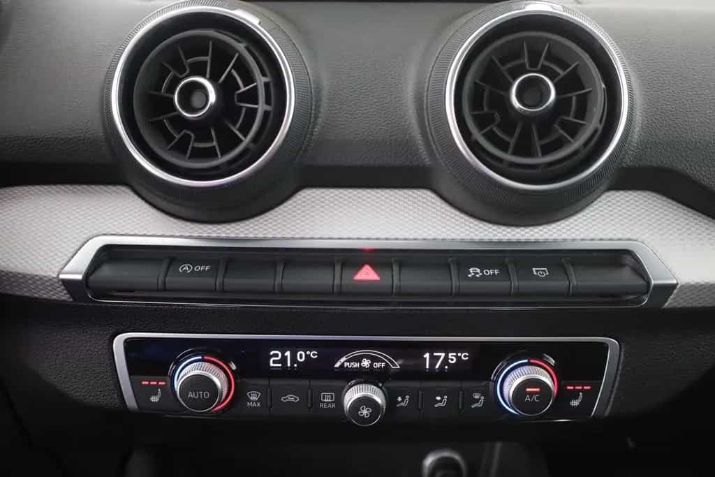 Audi Q2 30 1.0 TFSI LED Navi Sitzheizung AHK PDC USB 09/2019-photo-11