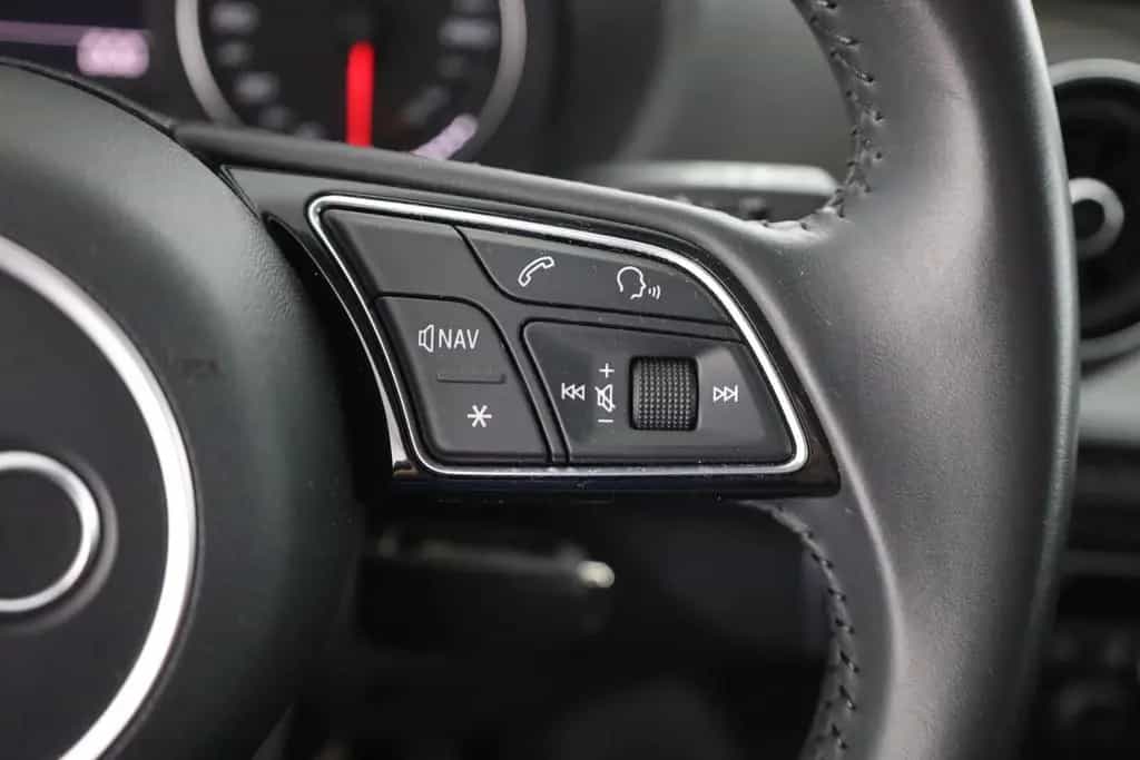 Audi Q2 30 1.0 TFSI LED Navi Sitzheizung AHK PDC USB 09/2019-photo-17