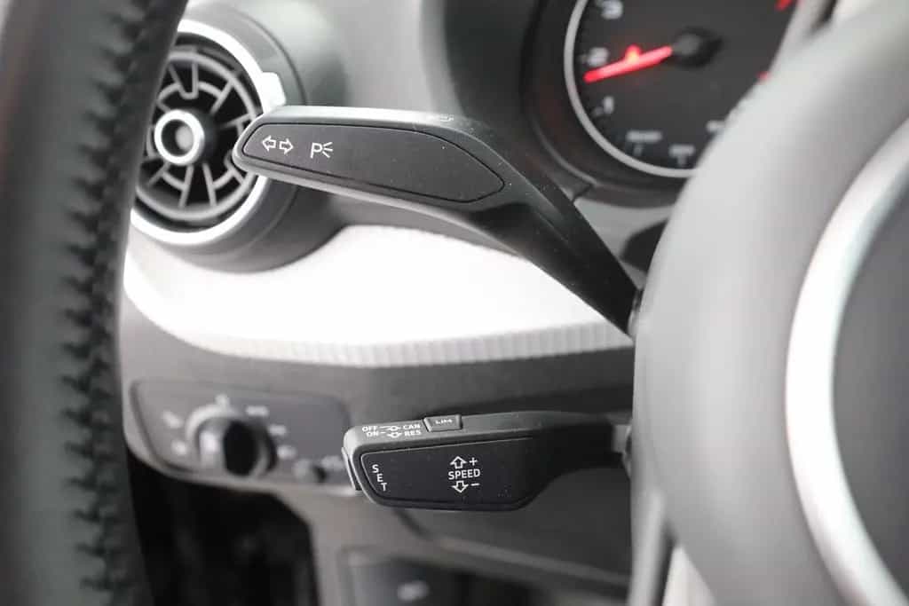Audi Q2 30 1.0 TFSI LED Navi Sitzheizung AHK PDC USB 09/2019-photo-19