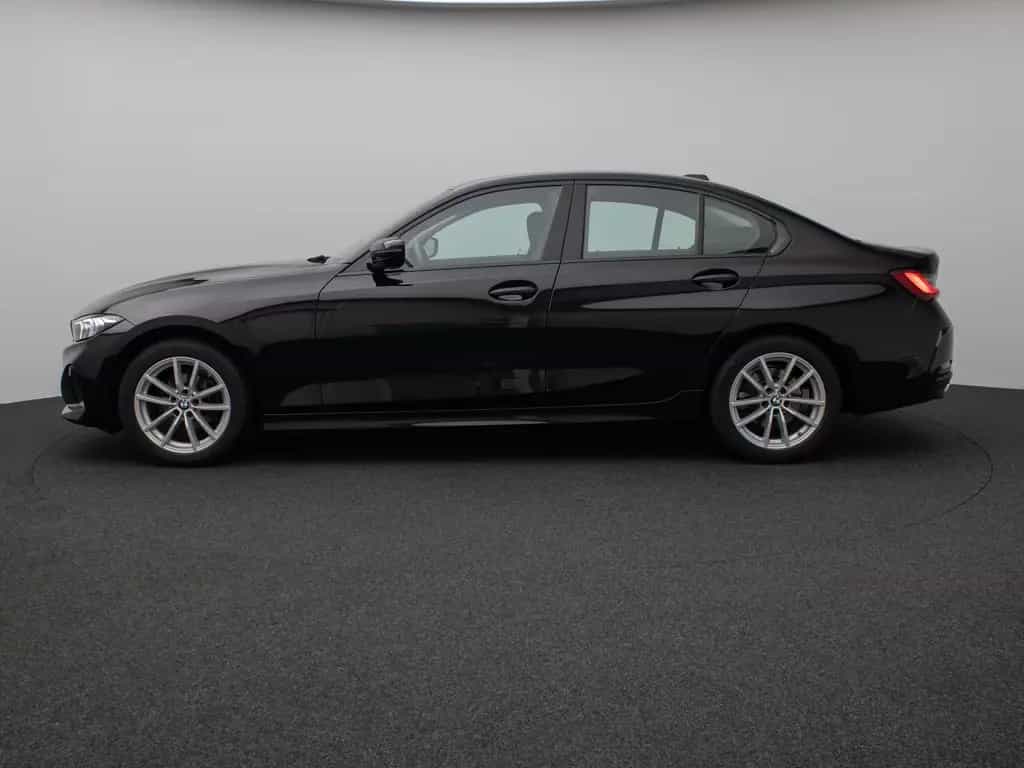 BMW 318 i GeschwindigReg DAB PDC Cockpit+ Widscreen 10/2024-photo-10