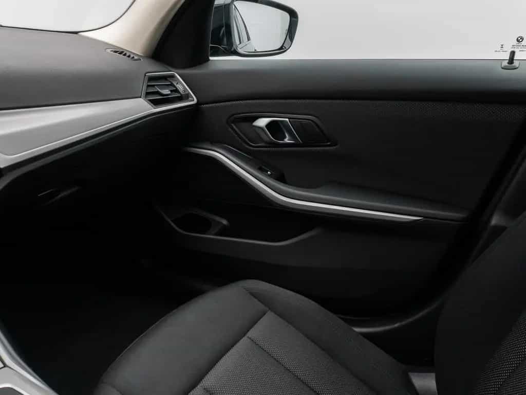 BMW 318 i GeschwindigReg DAB PDC Cockpit+ Widscreen 10/2024-photo-31