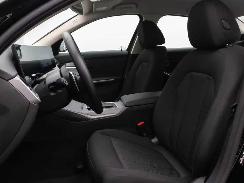BMW 318 i GeschwindigReg DAB PDC Cockpit+ Widscreen 10/2024-photo-33