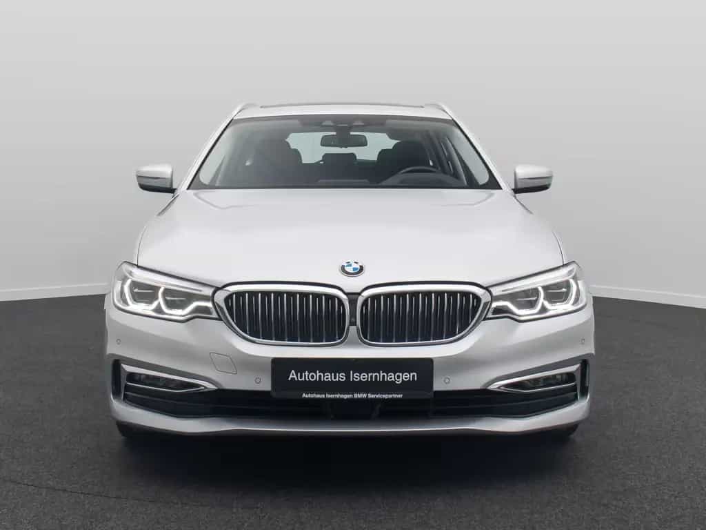 BMW 530 d xD LuxuryLine Panoram 360°HUD HiFi DisplKey 02/2020-photo-1