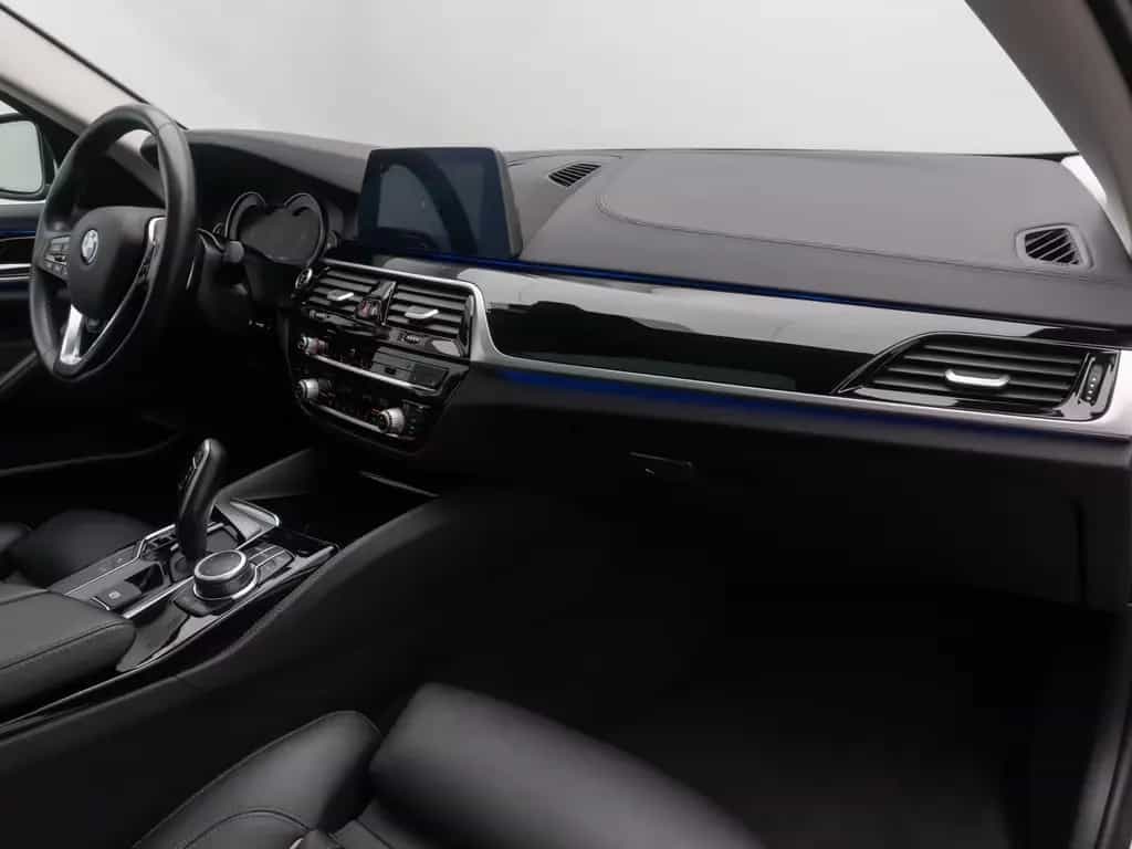 BMW 530 d xD LuxuryLine Panoram 360°HUD HiFi DisplKey 02/2020-photo-23