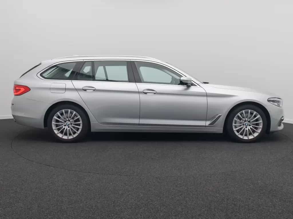 BMW 530 d xD LuxuryLine Panoram 360°HUD HiFi DisplKey 02/2020-photo-4