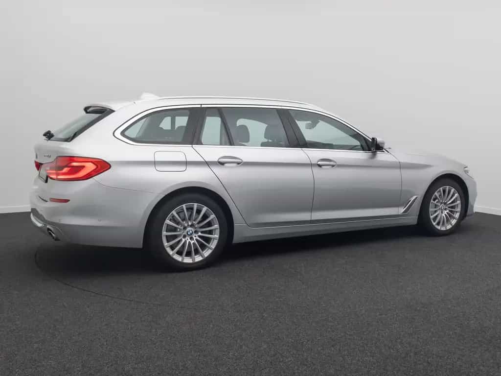 BMW 530 d xD LuxuryLine Panoram 360°HUD HiFi DisplKey 02/2020-photo-5