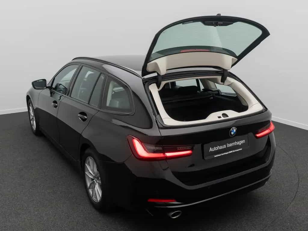 BMW 318 i GeschwindigReg DAB PDC Cockpit+ Widscreen 07/2024-photo-12