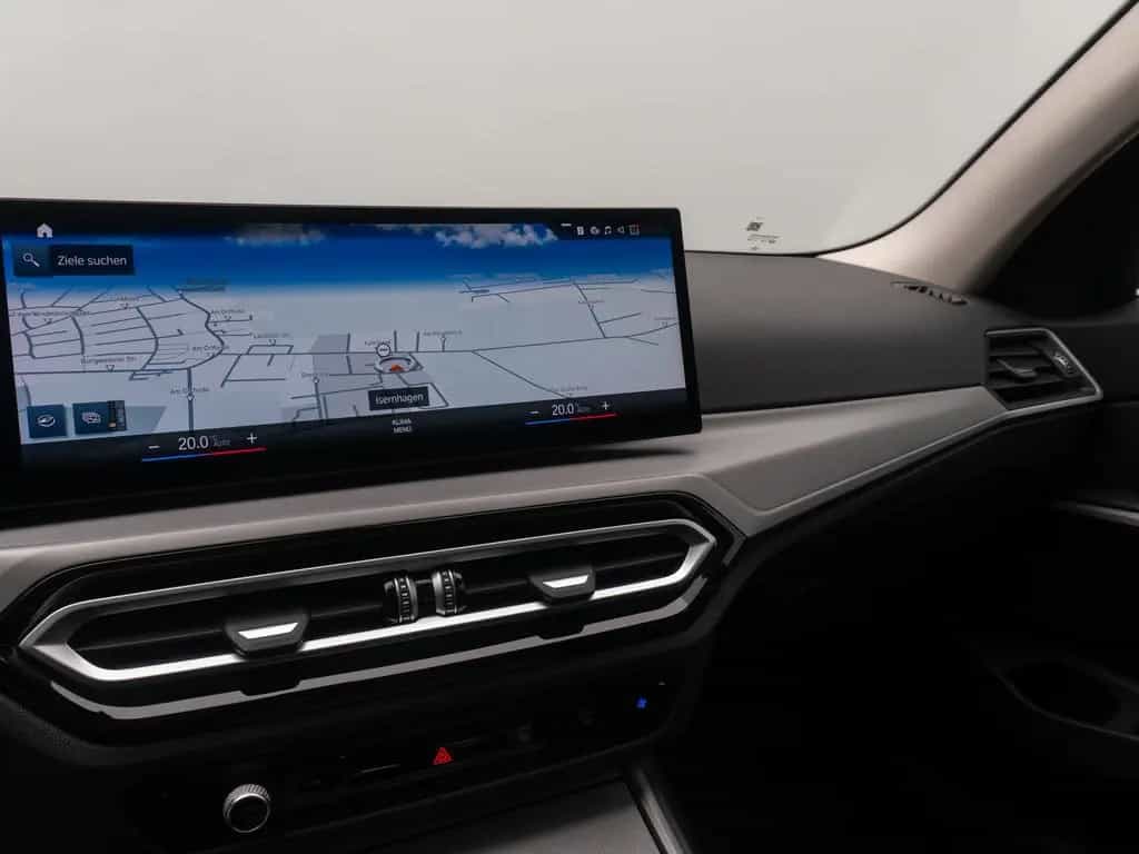 BMW 318 i GeschwindigReg DAB PDC Cockpit+ Widscreen 07/2024-photo-21