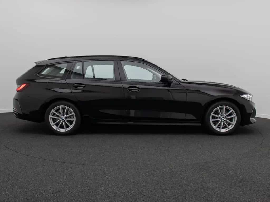 BMW 318 i GeschwindigReg DAB PDC Cockpit+ Widscreen 07/2024-photo-4
