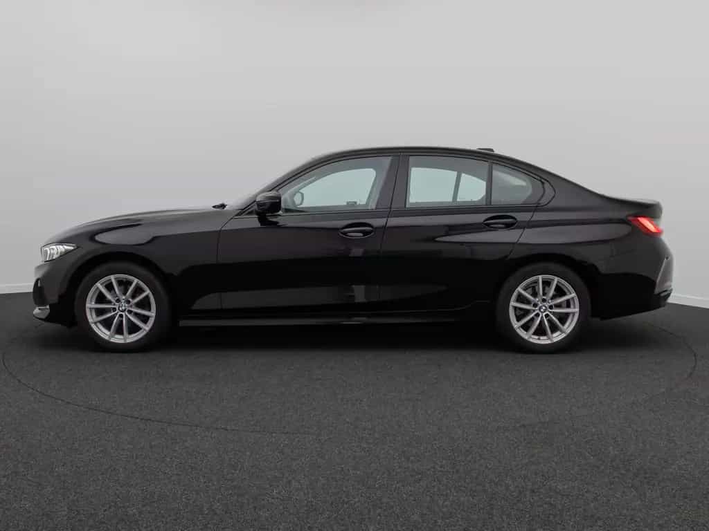 BMW 318 i GeschwindigRe DAB PDC CockpitPlus Widscreen 09/2024-photo-10