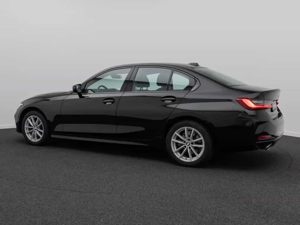 BMW 318 i GeschwindigRe DAB PDC CockpitPlus Widscreen 09/2024-photo-9