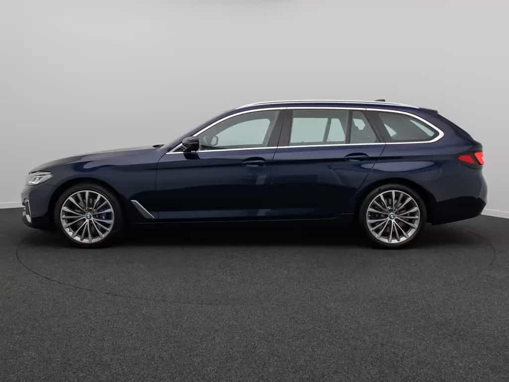 BMW 530 d xD Luxury Line HUD DAB AHK Panorama H/K 19" 02/2023-photo-10