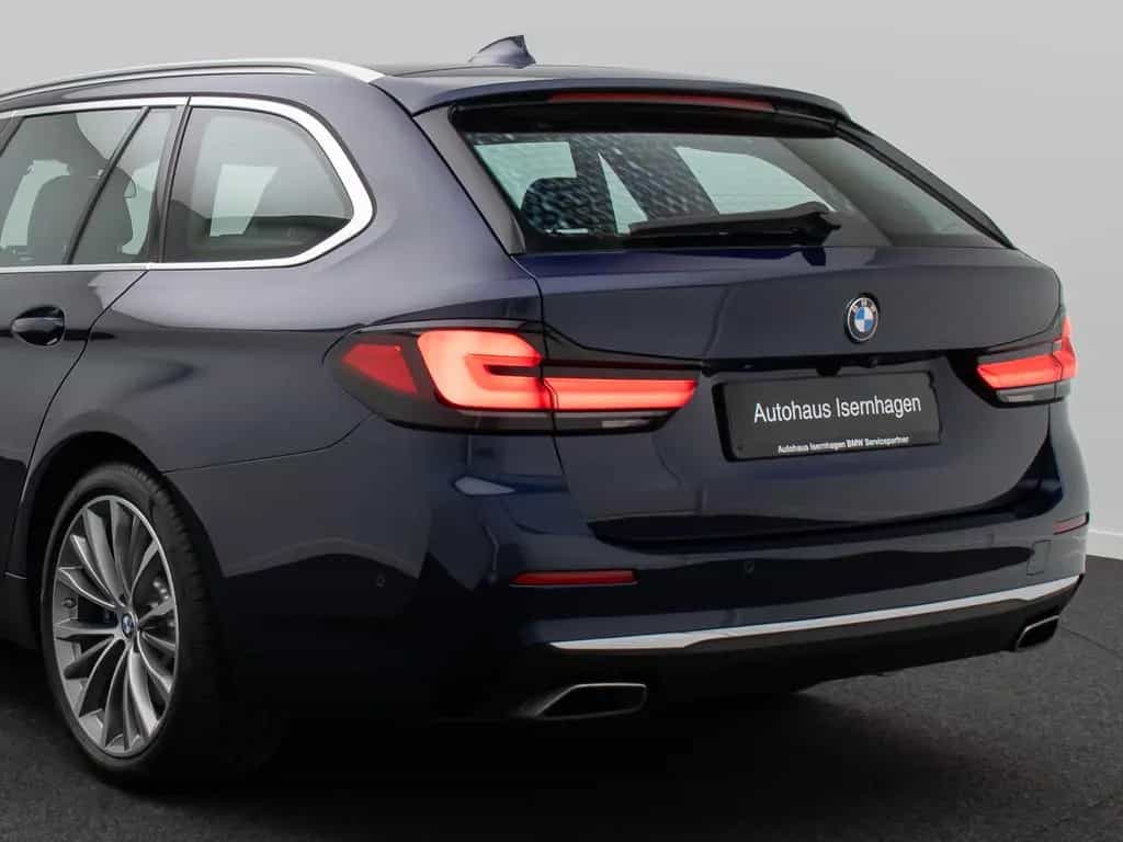 BMW 530 d xD Luxury Line HUD DAB AHK Panorama H/K 19" 02/2023-photo-16