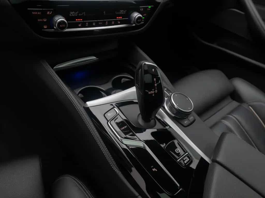 BMW 530 d xD Luxury Line HUD DAB AHK Panorama H/K 19" 02/2023-photo-23