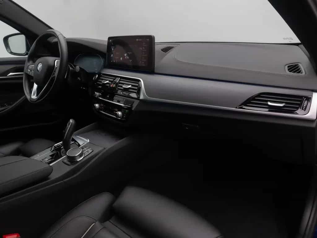 BMW 530 d xD Luxury Line HUD DAB AHK Panorama H/K 19" 02/2023-photo-24