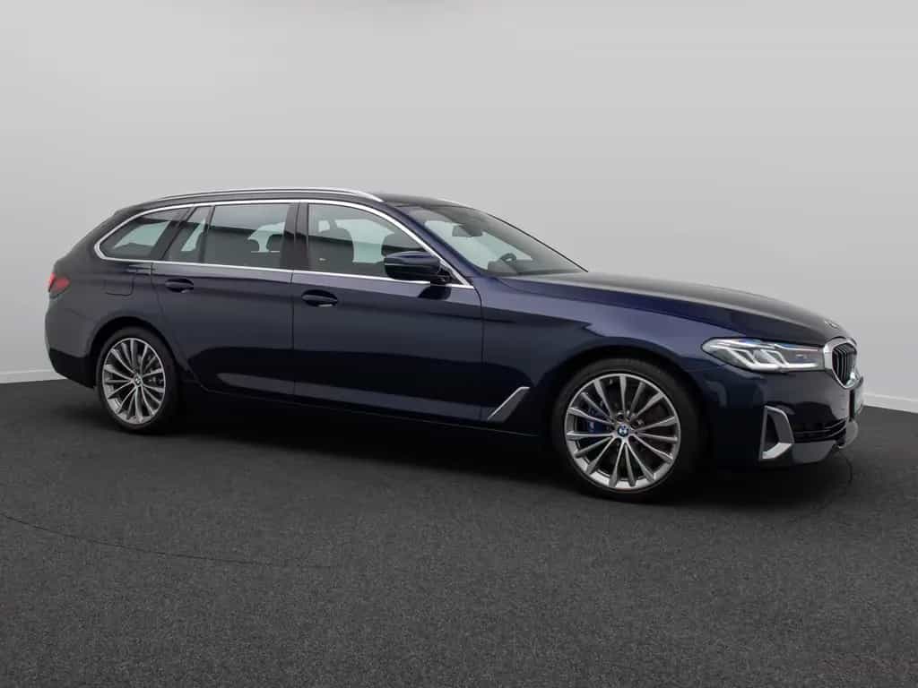 BMW 530 d xD Luxury Line HUD DAB AHK Panorama H/K 19" 02/2023-photo-3