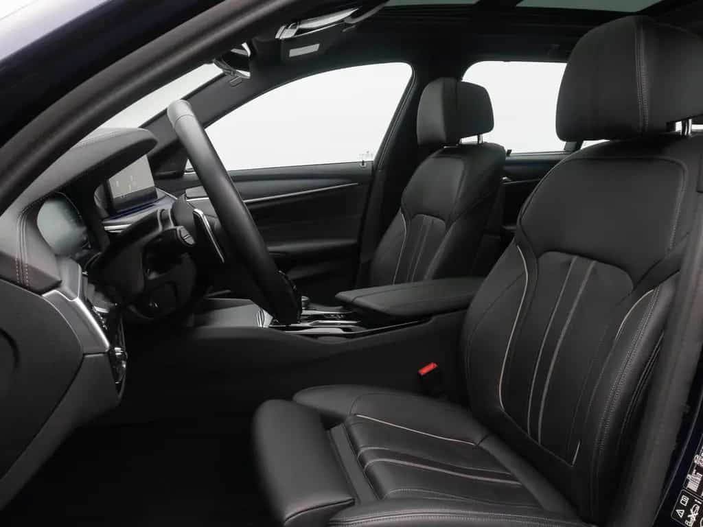 BMW 530 d xD Luxury Line HUD DAB AHK Panorama H/K 19" 02/2023-photo-36