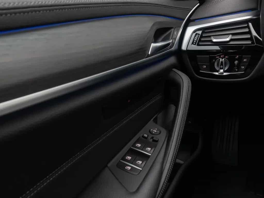 BMW 530 d xD Luxury Line HUD DAB AHK Panorama H/K 19" 02/2023-photo-37