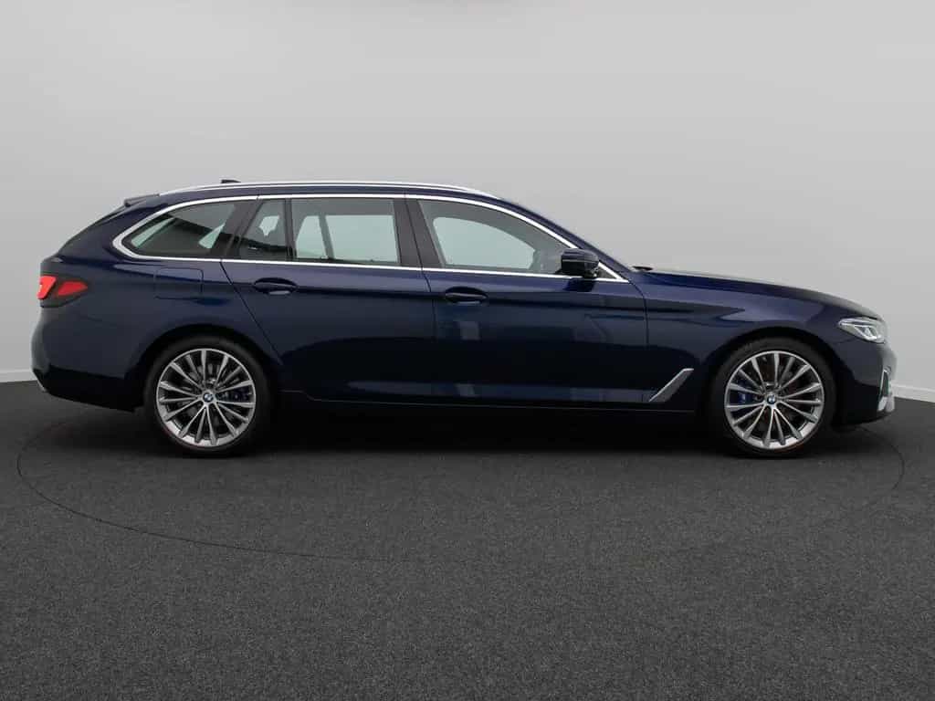 BMW 530 d xD Luxury Line HUD DAB AHK Panorama H/K 19" 02/2023-photo-4