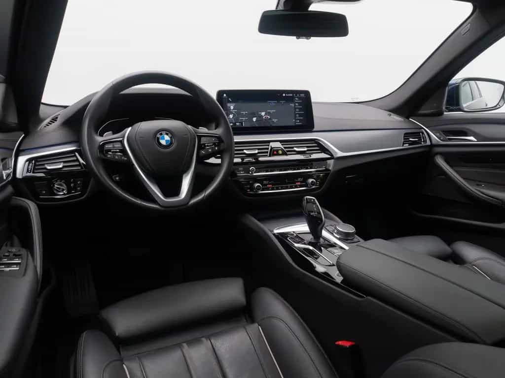 BMW 530 d xD Luxury Line HUD DAB AHK Panorama H/K 19" 02/2023-photo-40