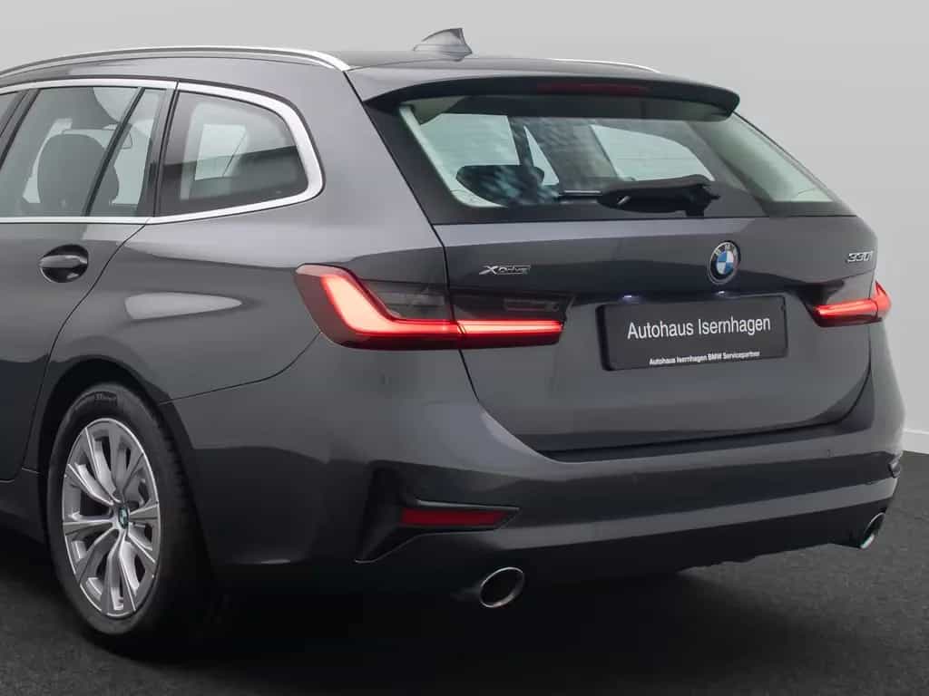 BMW 330 i xD Alarm AHK DAB Panorama Individual Sport 03/2022-photo-17