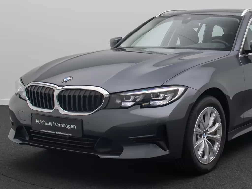 BMW 330 i xD Alarm AHK DAB Panorama Individual Sport 03/2022-photo-18