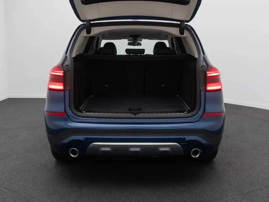 BMW X3 xD20d Luxury Line Kamera AHK HUD Alarm 19Zoll 01/2019-photo-12