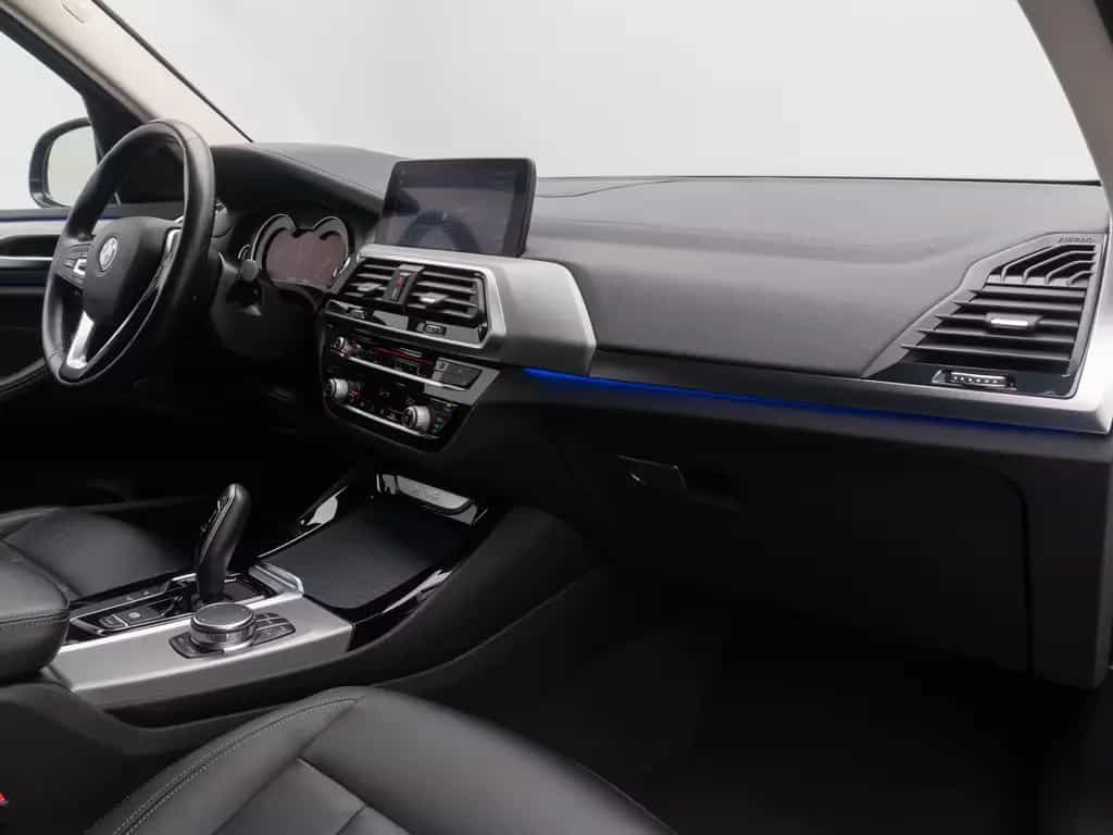 BMW X3 xD20d Luxury Line Kamera AHK HUD Alarm 19Zoll 01/2019-photo-22