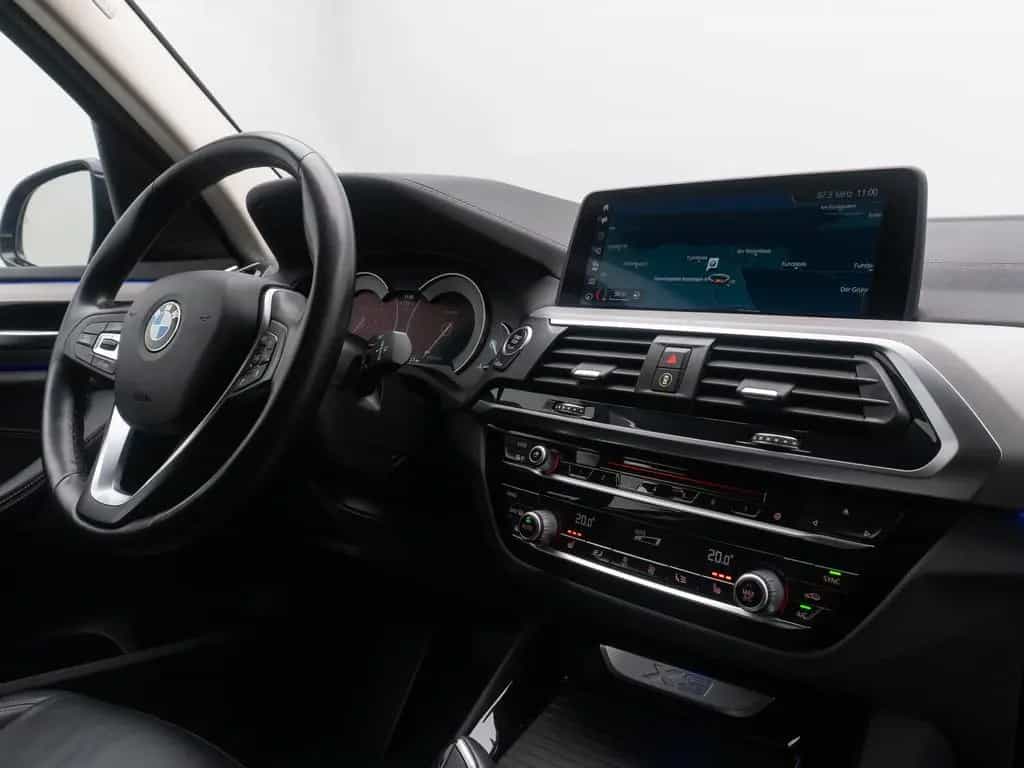 BMW X3 xD20d Luxury Line Kamera AHK HUD Alarm 19Zoll 01/2019-photo-35
