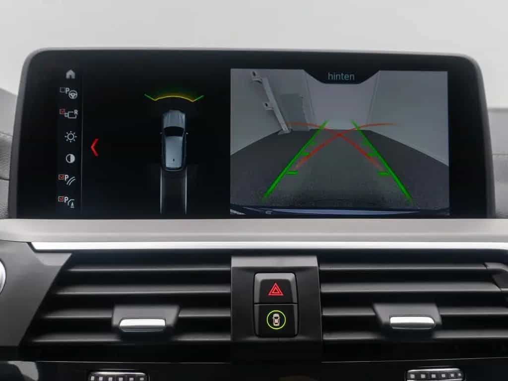 BMW X3 xD20d Luxury Line Kamera AHK HUD Alarm 19Zoll 01/2019-photo-40