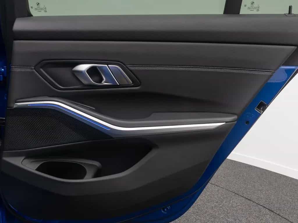 BMW 330 d M Sport Panorama HUD DAB Laser HiFi AHK 05/2020-photo-32