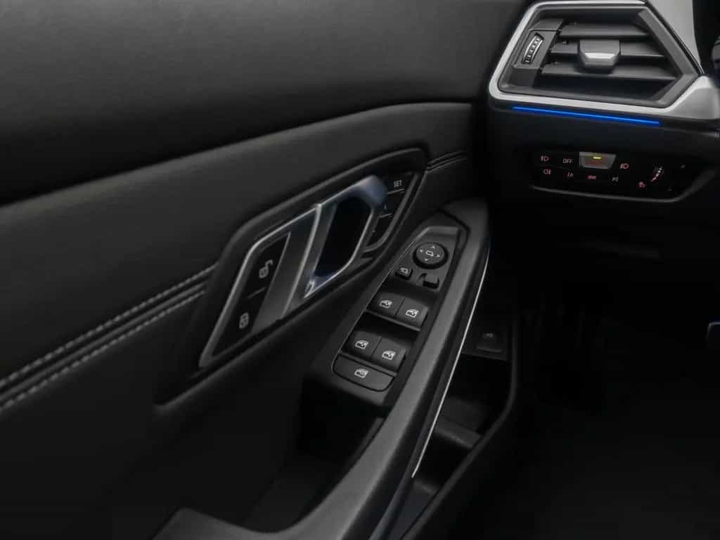 BMW 330 d M Sport Panorama HUD DAB Laser HiFi AHK 05/2020-photo-34