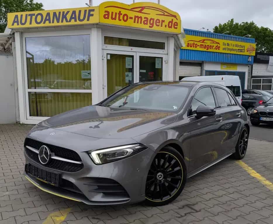 Mercedes-Benz A 250 4M Edition1 AMG*Night*Dis+*PANO*JungeStern 03/2019-photo-0