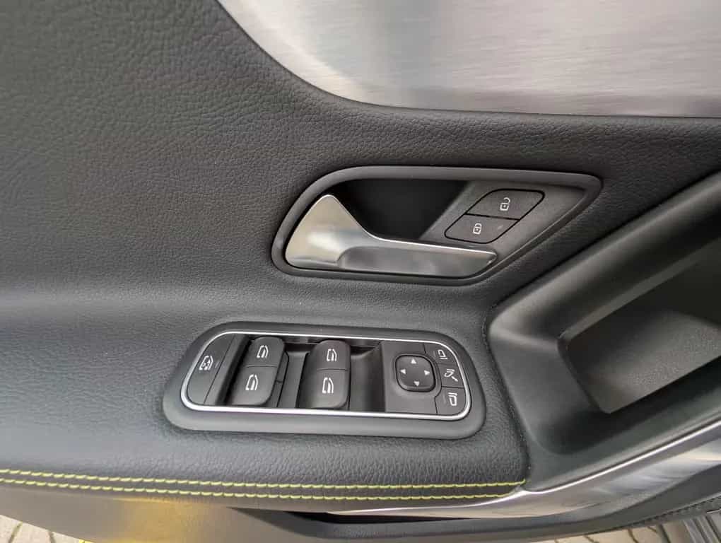 Mercedes-Benz A 250 4M Edition1 AMG*Night*Dis+*PANO*JungeStern 03/2019-photo-20