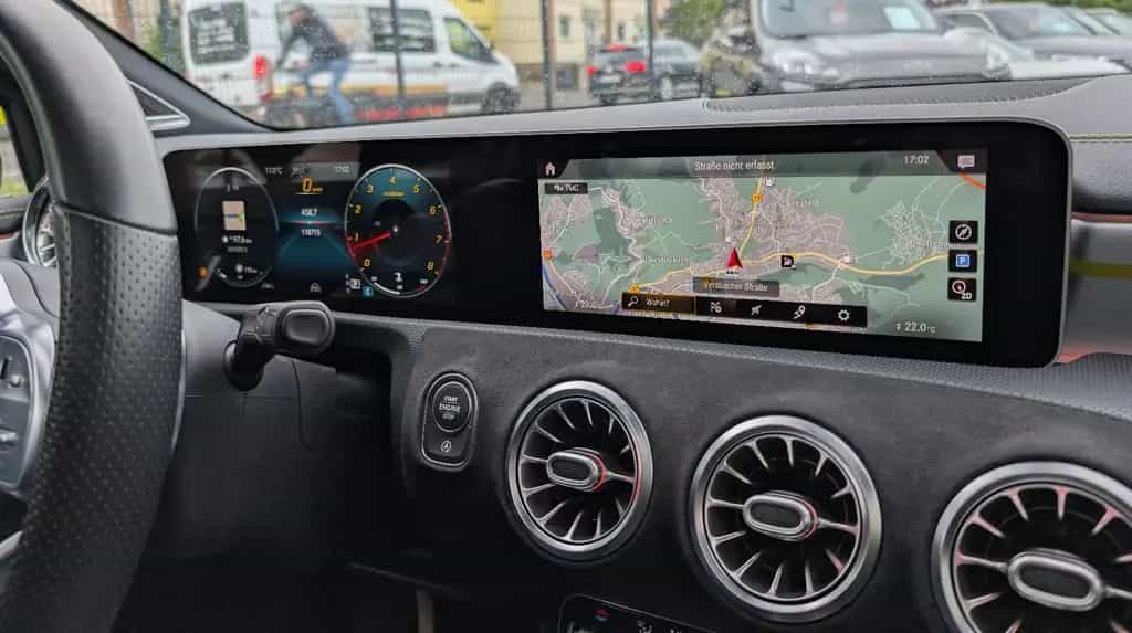 Mercedes-Benz A 250 4M Edition1 AMG*Night*Dis+*PANO*JungeStern 03/2019-photo-29