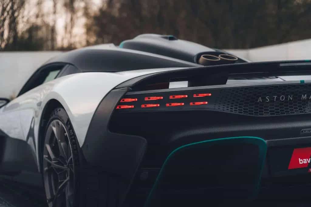 Aston Martin Valhalla Apex Grey / Carbon / NEW / 160KM / B O 03/2026-photo-9