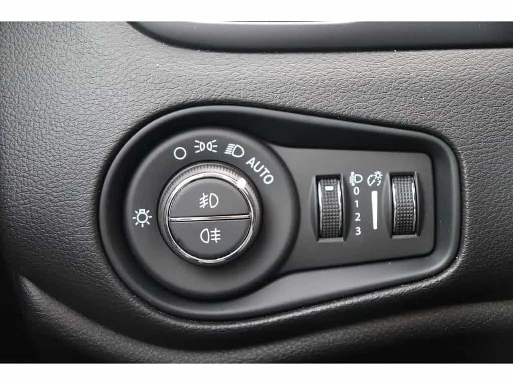 Jeep Renegade SUMMIT e-HYBRID 1.5 GSE T4 48V 130PS DC 09/2025-photo-17
