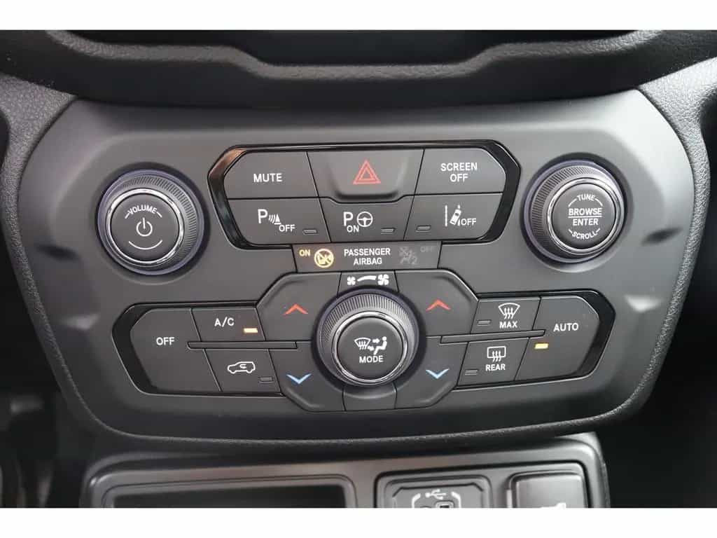 Jeep Renegade SUMMIT e-HYBRID 1.5 GSE T4 48V 130PS DC 09/2025-photo-28