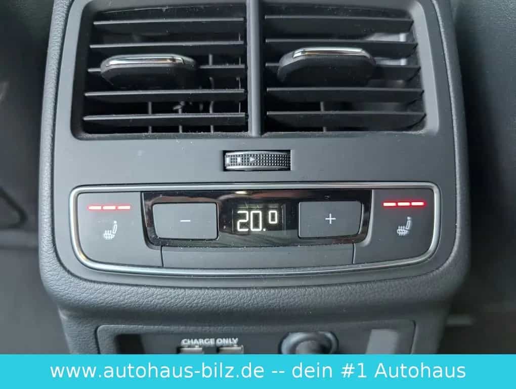 Audi RS4 Avant  quattro*Pano*B&O*Carbon*HuD*Matrix* 02/2022-photo-33