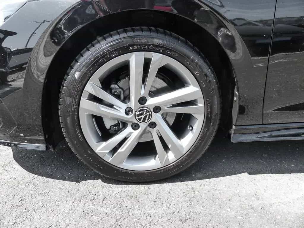 Volkswagen Golf 1.5 eTSI DSG R-Line 04/2024-photo-6