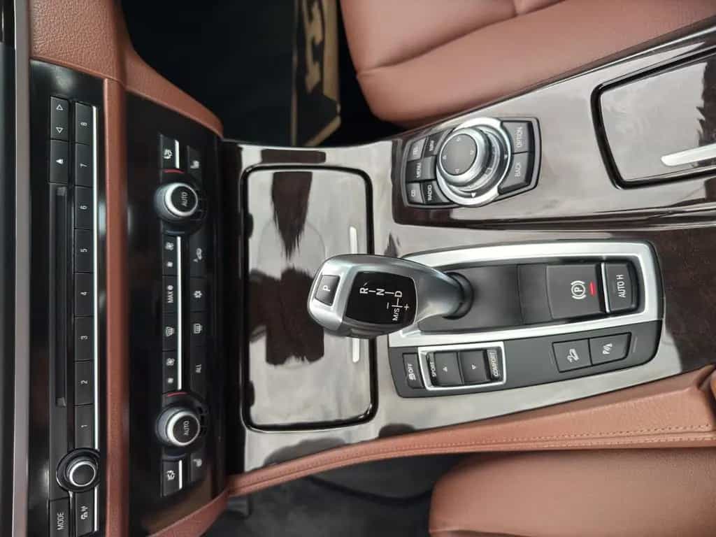 BMW 528 i Limousine xDrive *HUD*LRH*Softcl.*Scheckhef 04/2012-photo-30