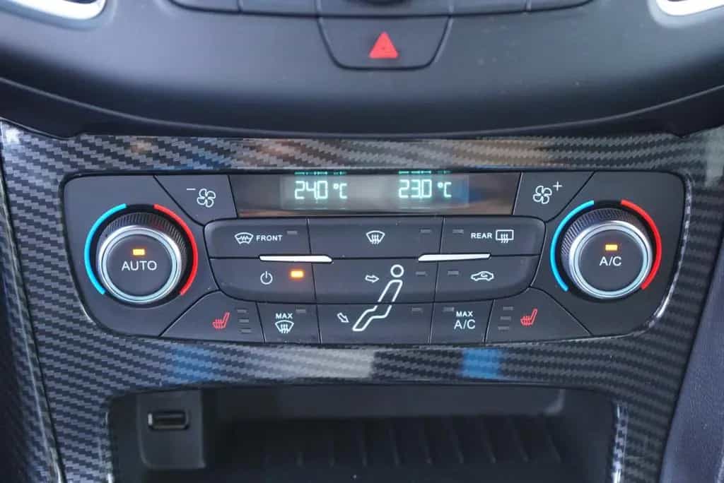 Ford Focus 2.3 RS AWD Perfomance *19Zoll*Scheckheft* 01/2017-photo-15