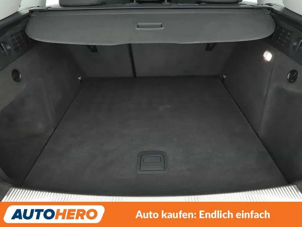 Audi Q3 2.0 TFSI quattro Design Aut.*NAVI*LED*TEMPO* 04/2017-photo-17