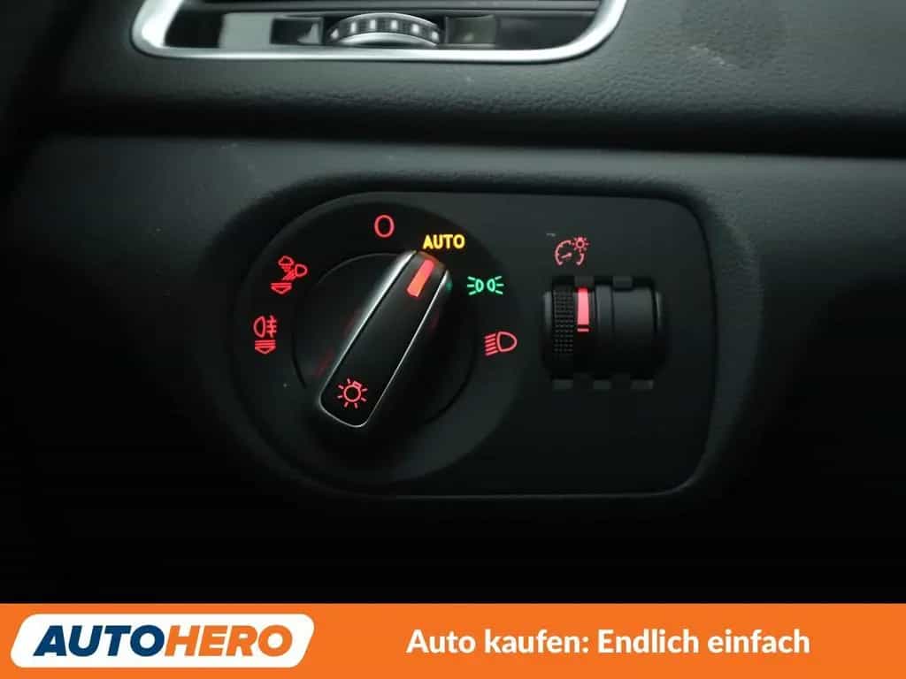 Audi Q3 2.0 TFSI quattro Design Aut.*NAVI*LED*TEMPO* 04/2017-photo-26