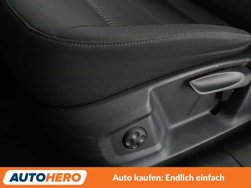 Audi Q3 2.0 TFSI quattro Design Aut.*NAVI*LED*TEMPO* 04/2017-photo-27