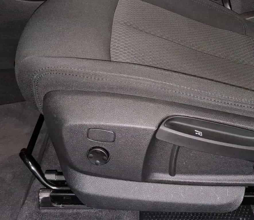 BMW X1 sDrive 18d.,1.Hand,Navi,Pano,HUD,AHK,Kamera 02/2020-photo-11