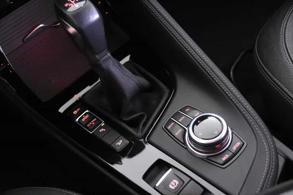 BMW X1 xDrive20i *2.Hand*4x4*AHK*SHZ*Park ass.* 03/2017-photo-11