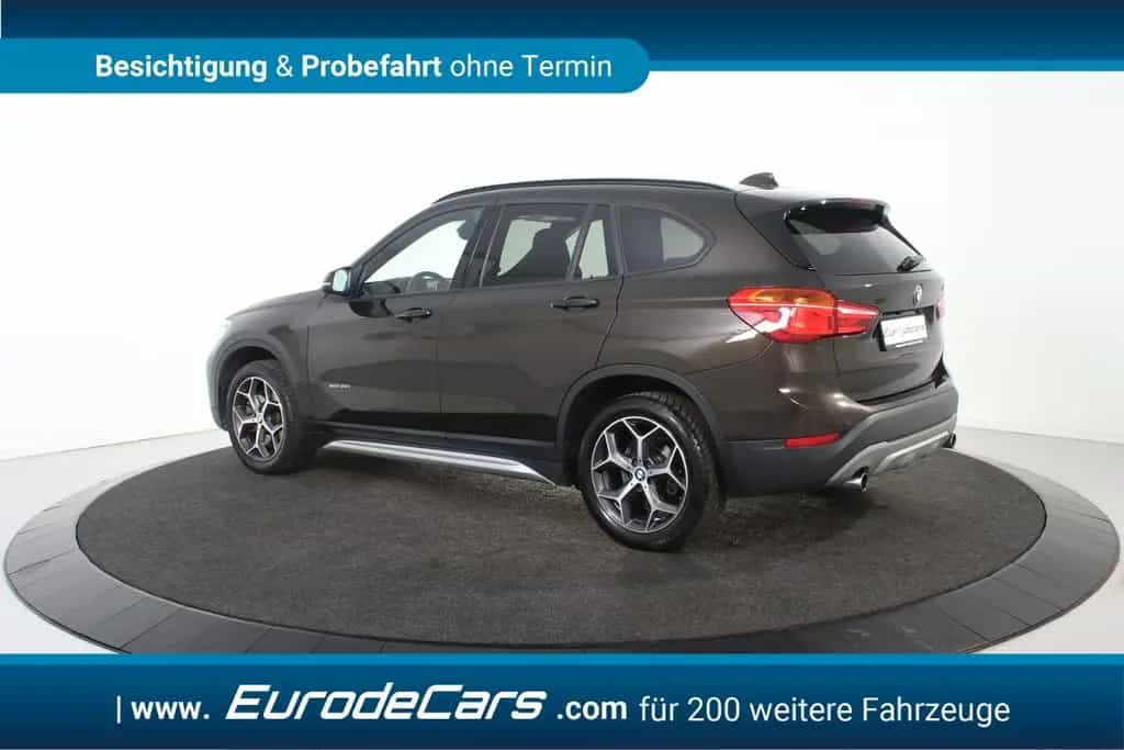 BMW X1 xDrive20i *2.Hand*4x4*AHK*SHZ*Park ass.* 03/2017-photo-22